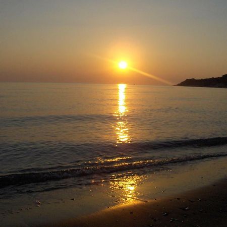 אליקס Monte Caputo Holiday House מראה חיצוני תמונה